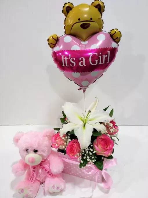Ανθοσύνθεση για κορίτσι με τριαντάφυλλα και λίλιουμ οριεντάλ Δώρα μαιευτηρίου Ανθοπωλείο Δραγατάκη