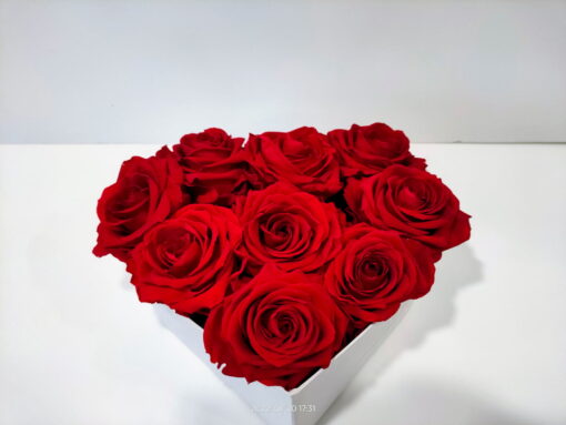 Forever Roses σε λευκή καρδιά Forever Roses - Eternal Roses Ανθοπωλείο Δραγατάκη | Αποστολή λουλουδιών στην Αθήνα |Μαρούσι-Βόρεια Προάστια