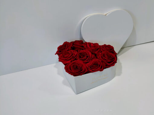 Forever Roses σε λευκή καρδιά Forever Roses - Eternal Roses Ανθοπωλείο Δραγατάκη | Αποστολή λουλουδιών στην Αθήνα |Μαρούσι-Βόρεια Προάστια 2