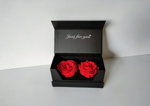 2 Forever Roses κόκκινα σε μαύρη μαγνητική κασετίνα Forever Roses - Eternal Roses Ανθοπωλείο Δραγατάκη | Αποστολή λουλουδιών στην Αθήνα |Μαρούσι-Βόρεια Προάστια